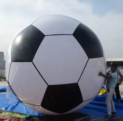 Fußball formt riesigen annoncierenden aufblasbaren Helium-Ballon mit vollem Drucken